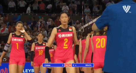 震撼！朱婷在乒乓球赛场挺进决赛！