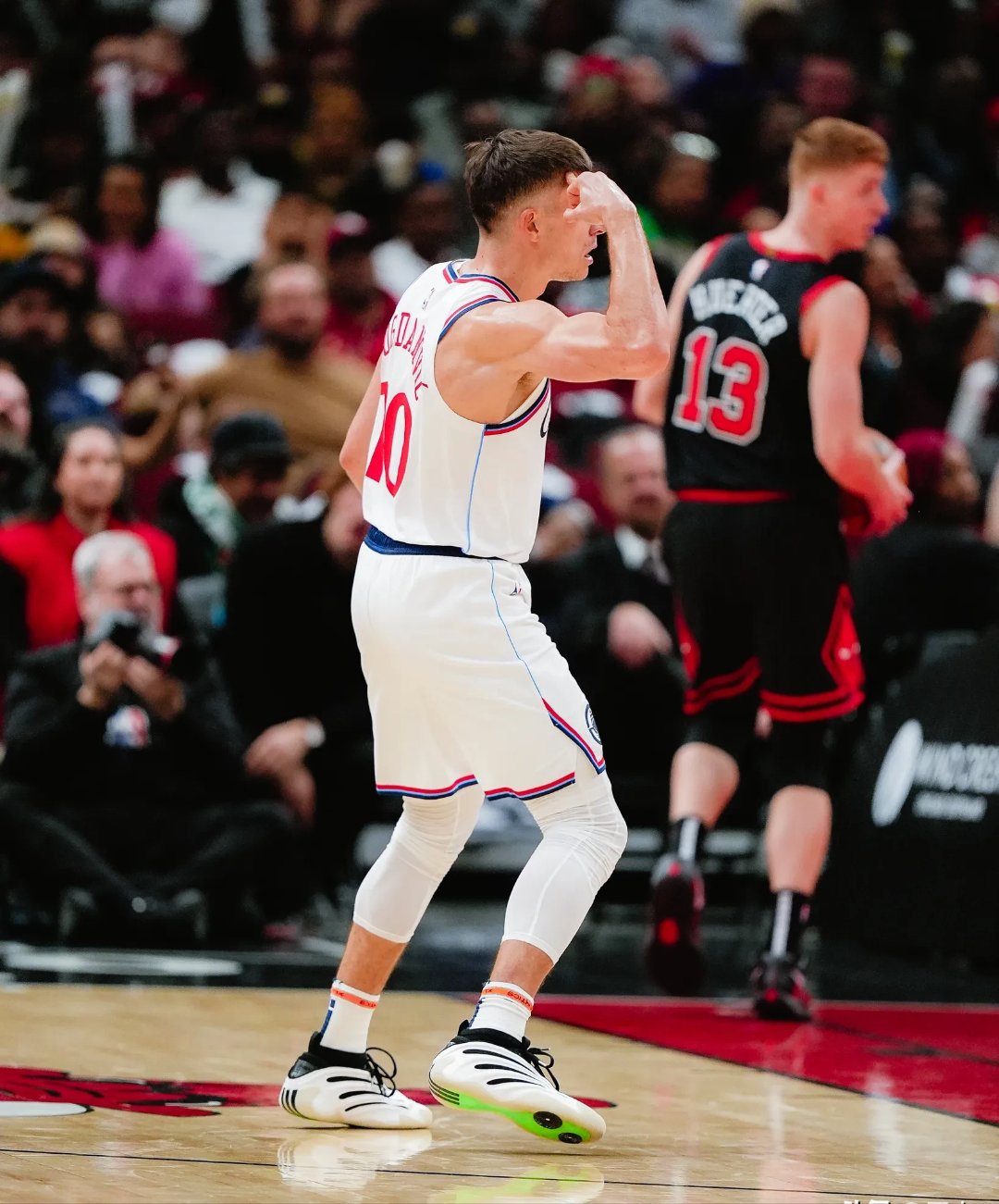 莎拉波娃在MAD比赛中精彩发挥，连败引发热议！