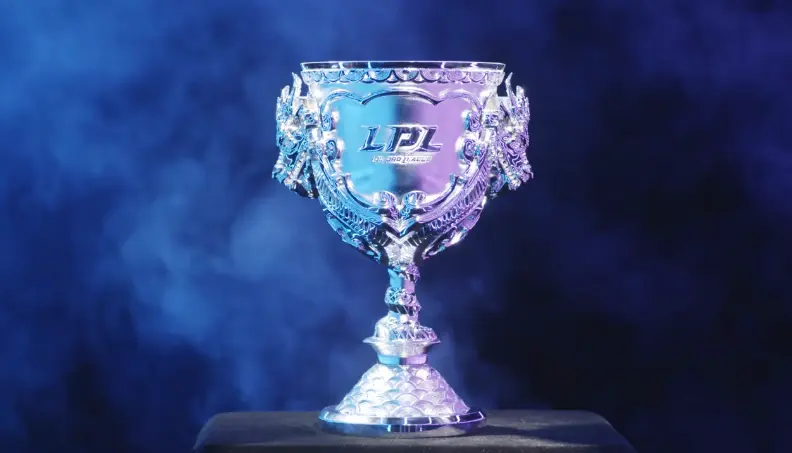 RNG前途光明！，塔图姆新星最后时刻胜出表现突出上演精彩一战的简单介绍